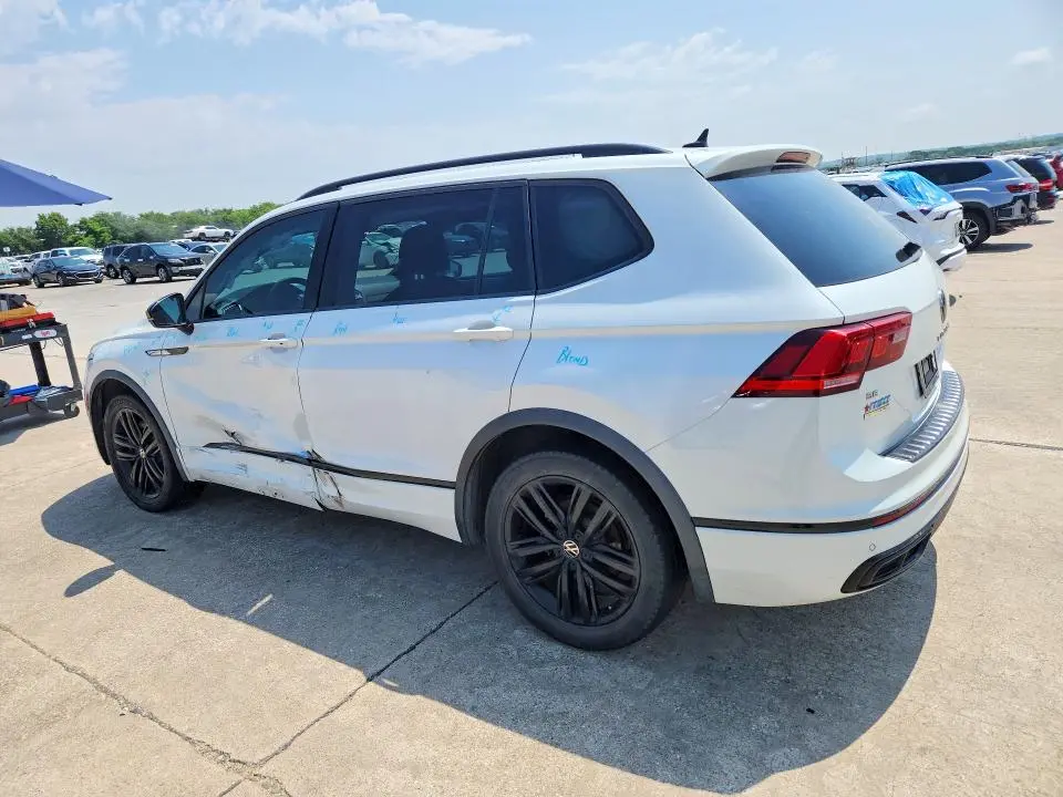 2022 VOLKSWAGEN TIGUAN SE R-LINE BLACK  