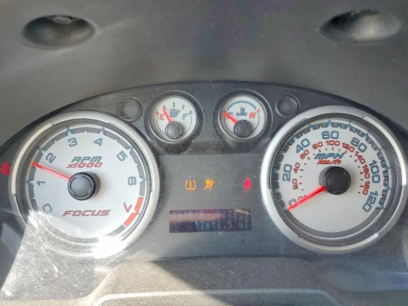 2010 FORD FOCUS SE  