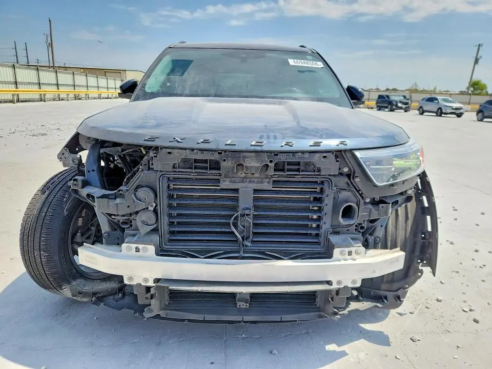 2022 FORD EXPLORER XLT  