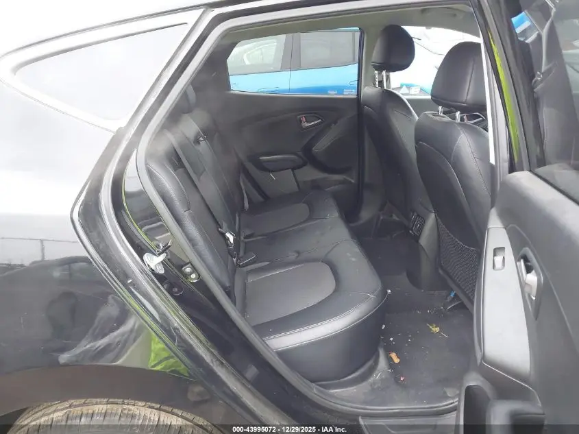 2015 HYUNDAI TUCSON SE