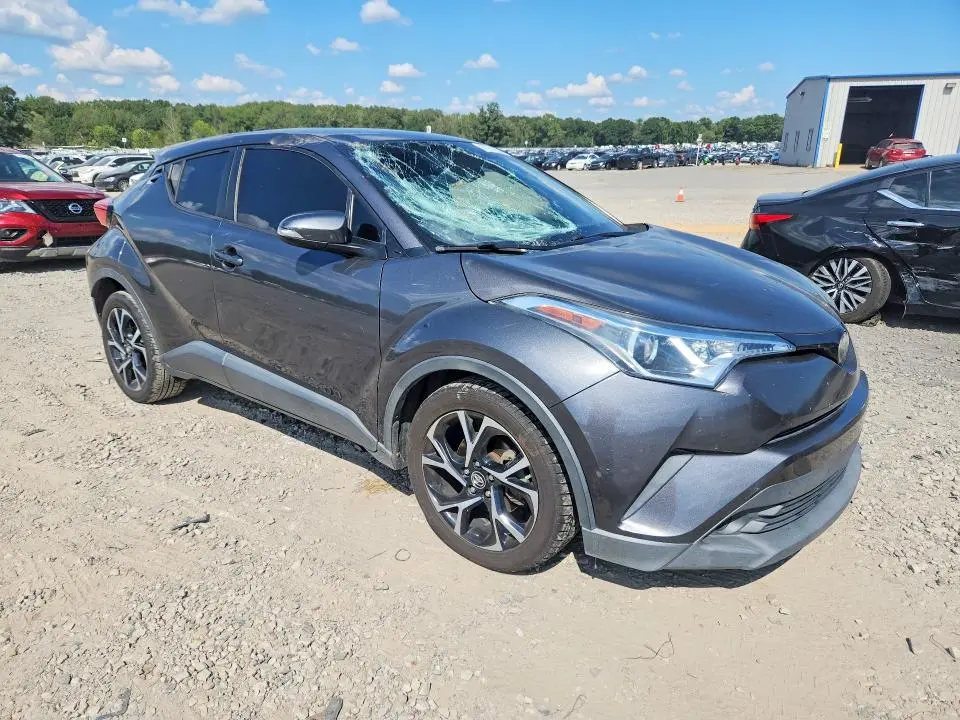 2019 TOYOTA C-HR XLE  