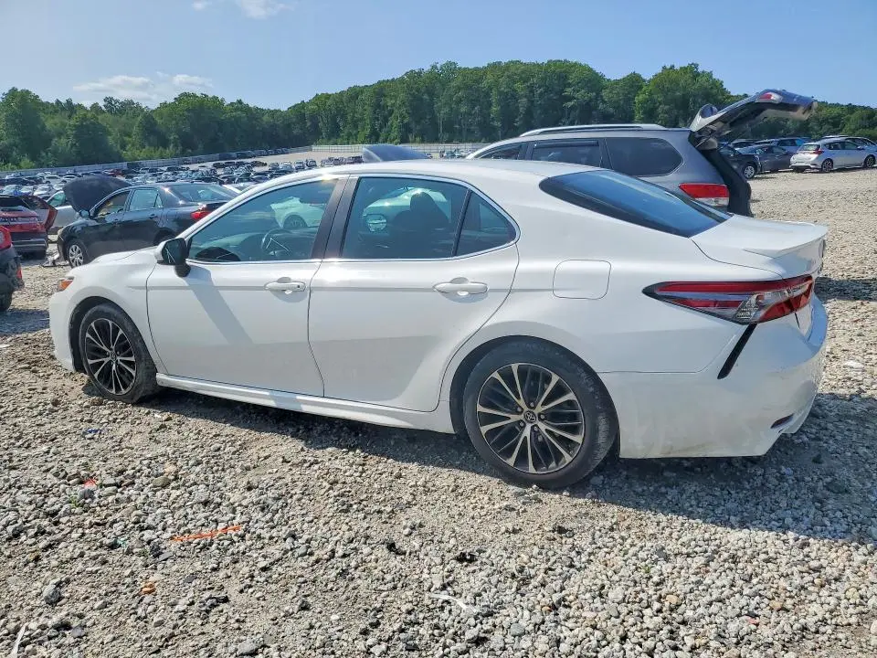 2018 TOYOTA CAMRY SE  