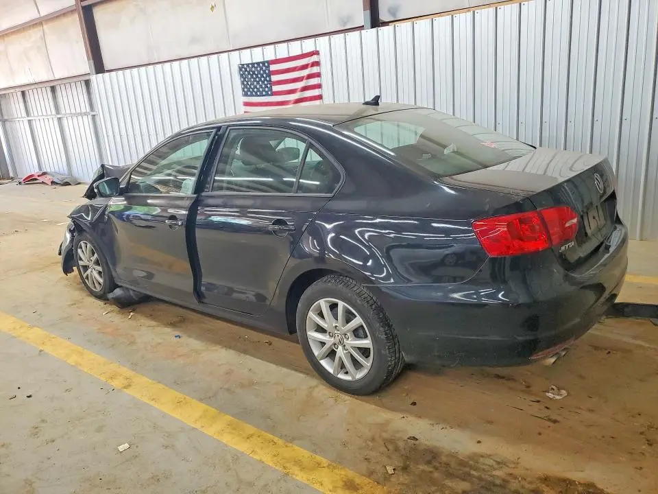 2011 VOLKSWAGEN JETTA SE  