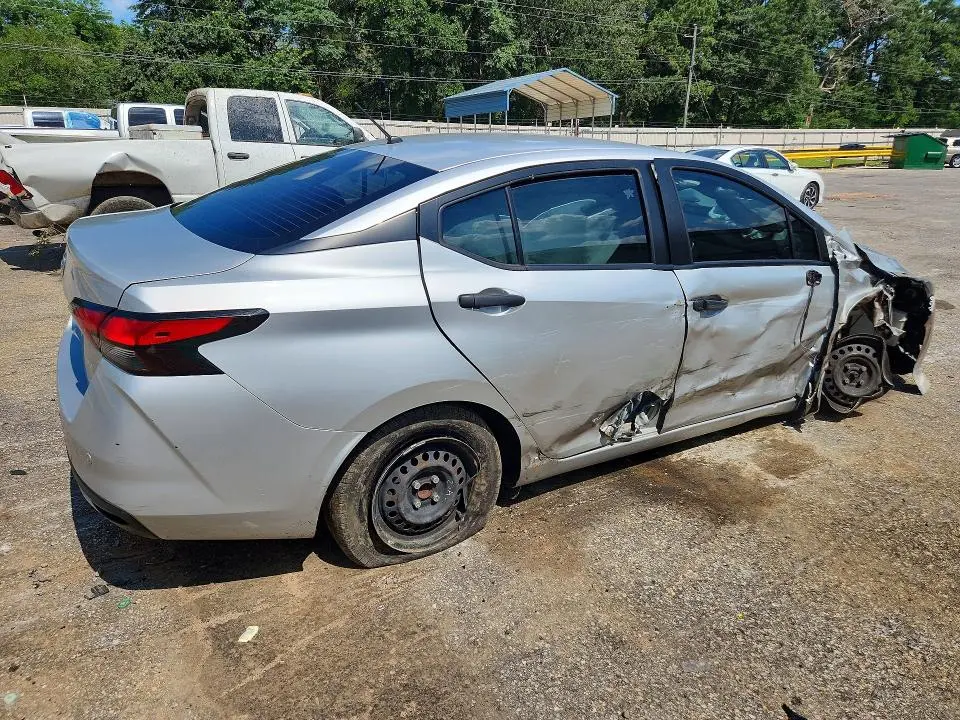 2021 NISSAN VERSA S  