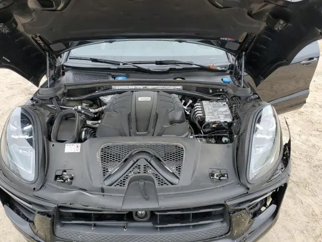 2024 PORSCHE MACAN GTS  