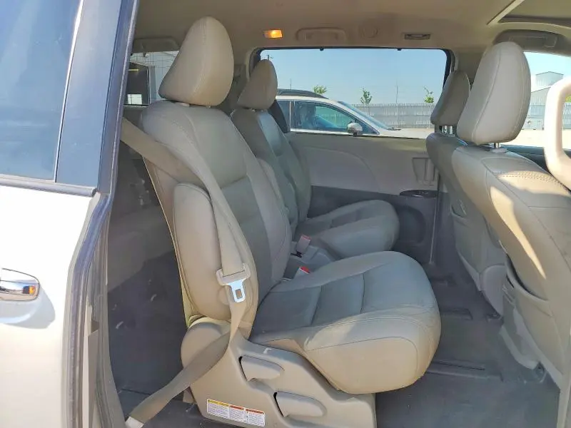 2016 TOYOTA SIENNA XLE 7-PASSENGER  
