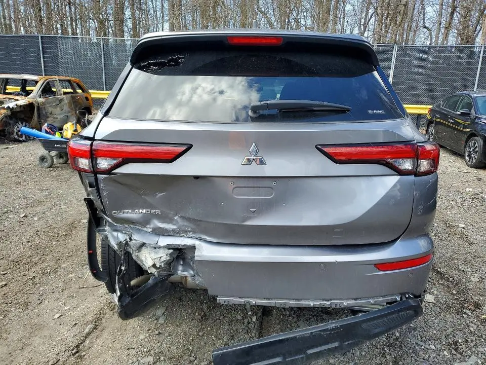 2022 MITSUBISHI OUTLANDER SE  