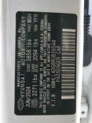 2024 HYUNDAI ELANTRA SE  