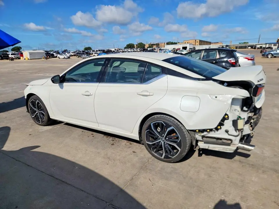 2024 NISSAN ALTIMA SR  