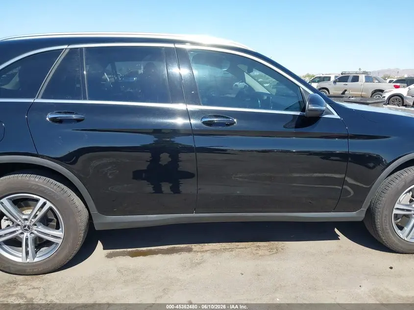 2022 MERCEDES-BENZ GLC 300 SUV