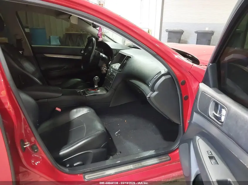 2013 INFINITI G37 JOURNEY