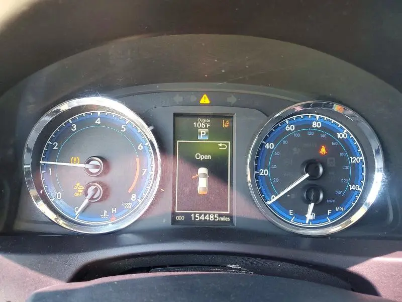 2017 TOYOTA COROLLA SE  