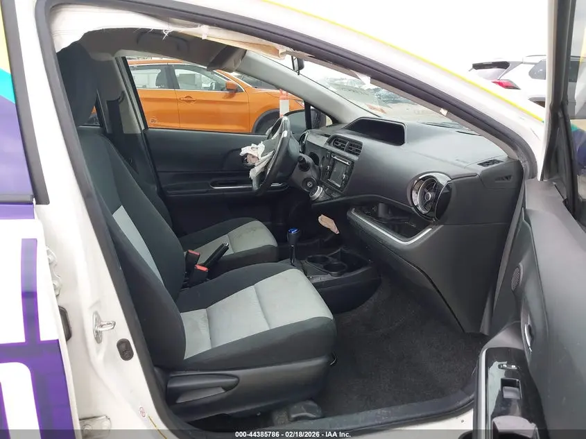 2016 TOYOTA PRIUS C TWO