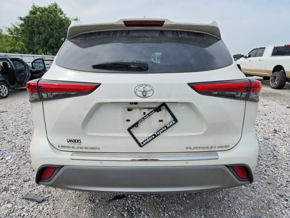 2020 TOYOTA HIGHLANDER PLATINUM  