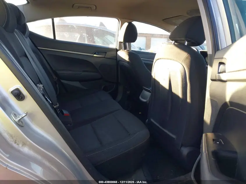 2018 HYUNDAI ELANTRA SE