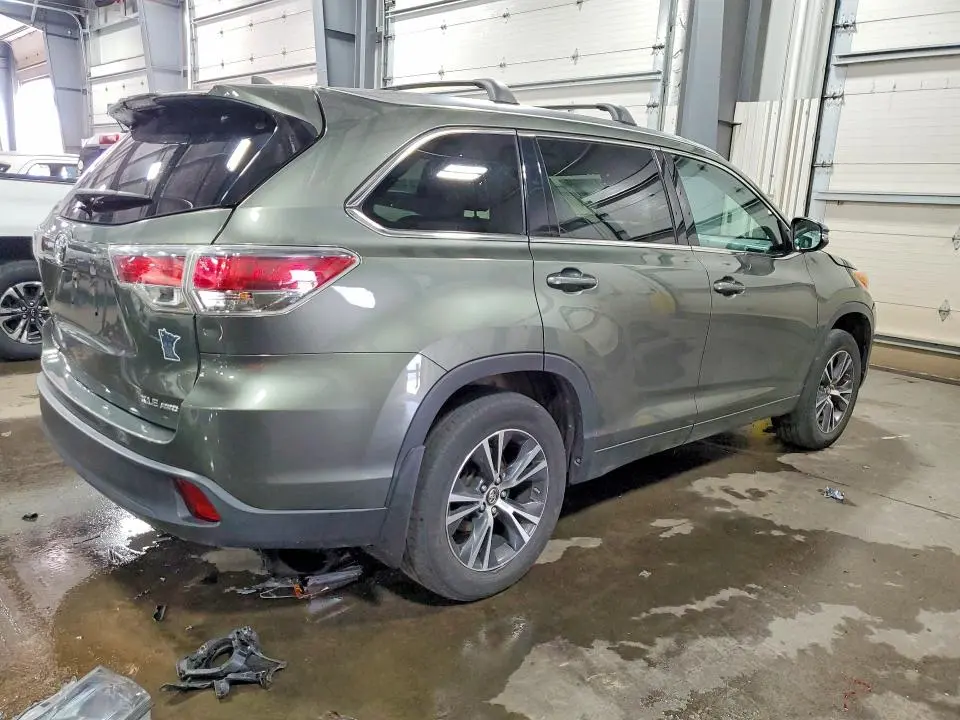 2016 TOYOTA HIGHLANDER XLE  