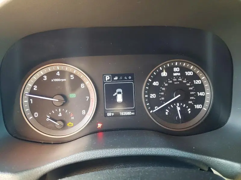 2016 HYUNDAI TUCSON SE  