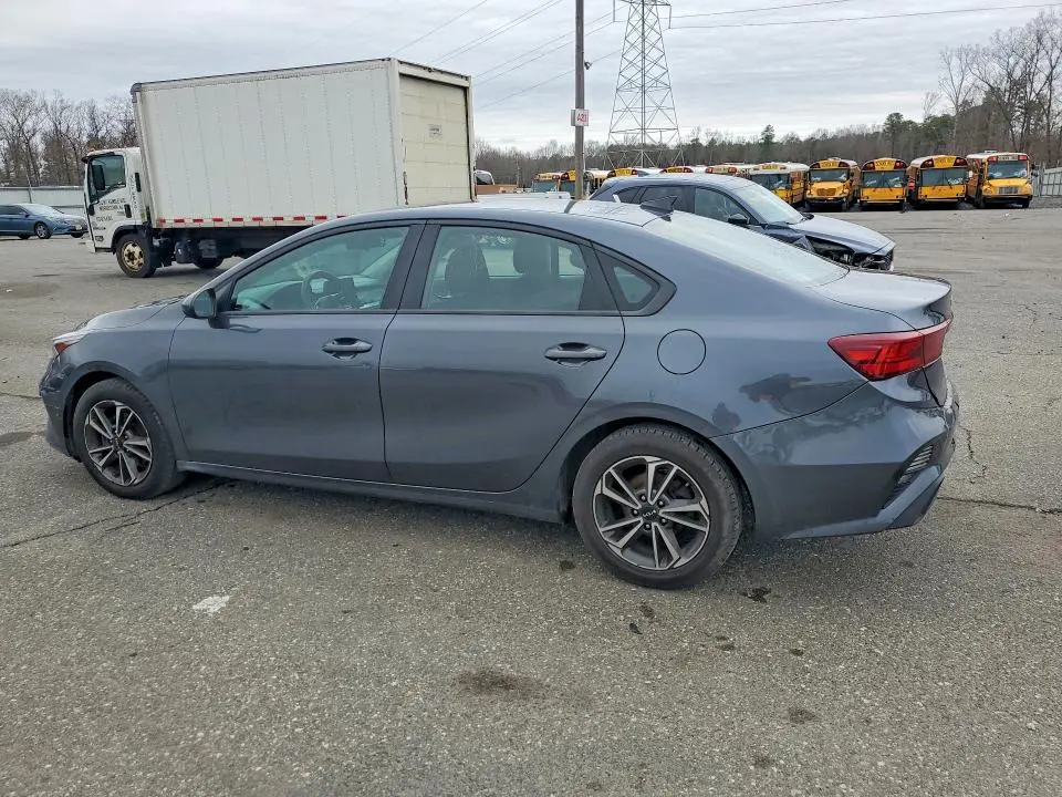 2023 KIA FORTE LXS  