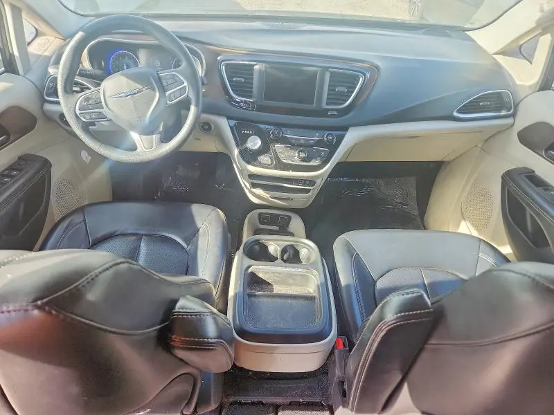 2020 CHRYSLER VOYAGER LXI  