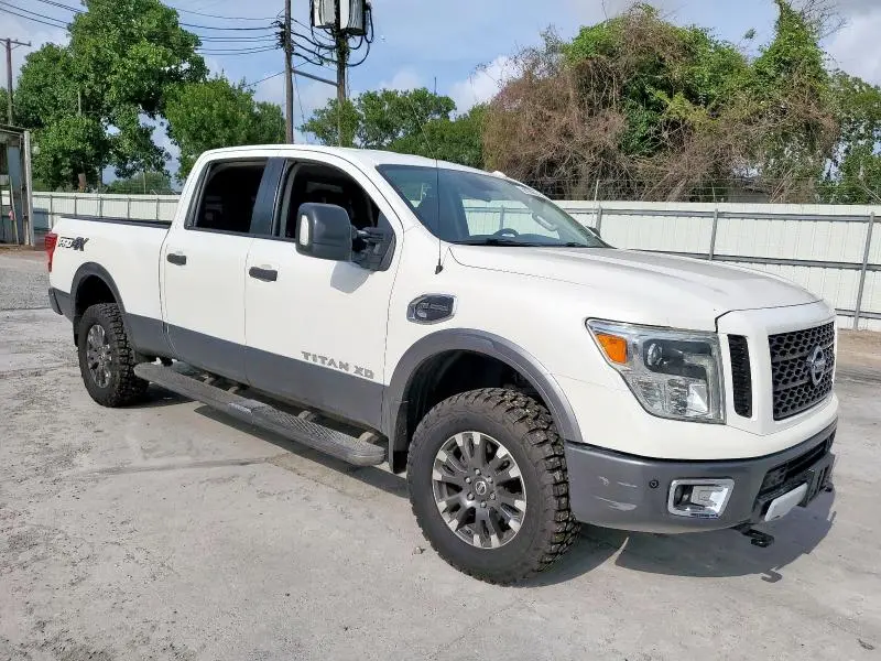 2016 NISSAN TITAN XD SL  