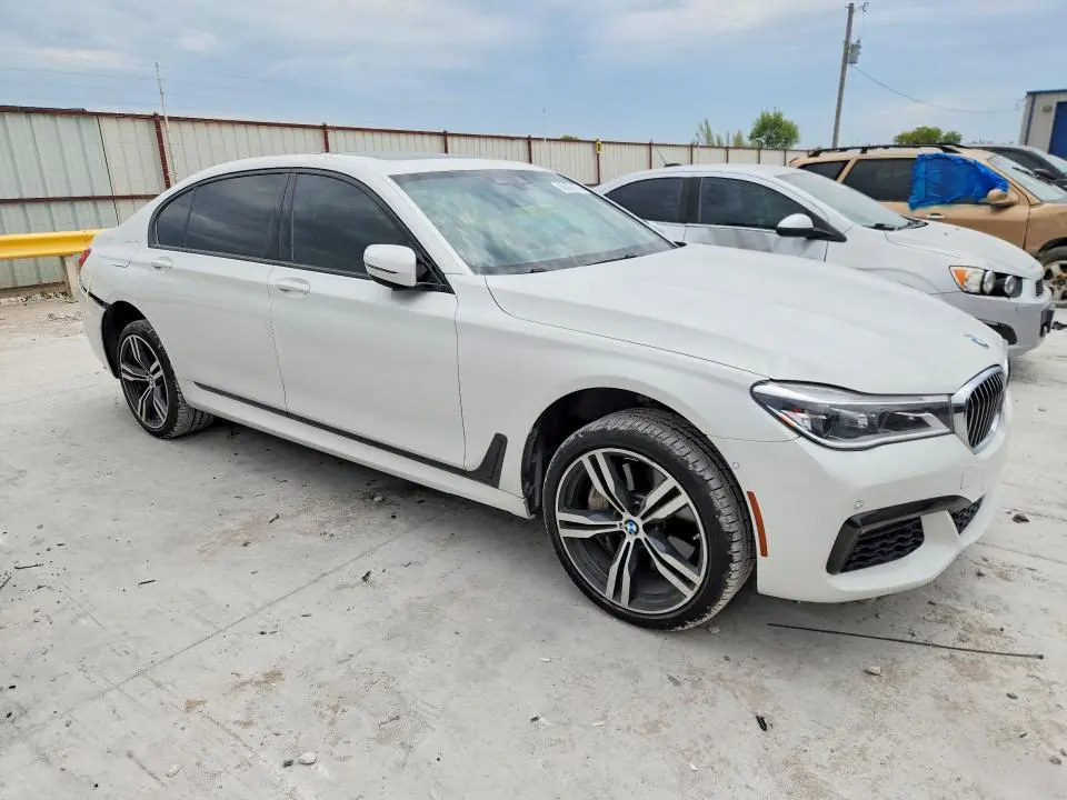 2017 BMW 750 I  