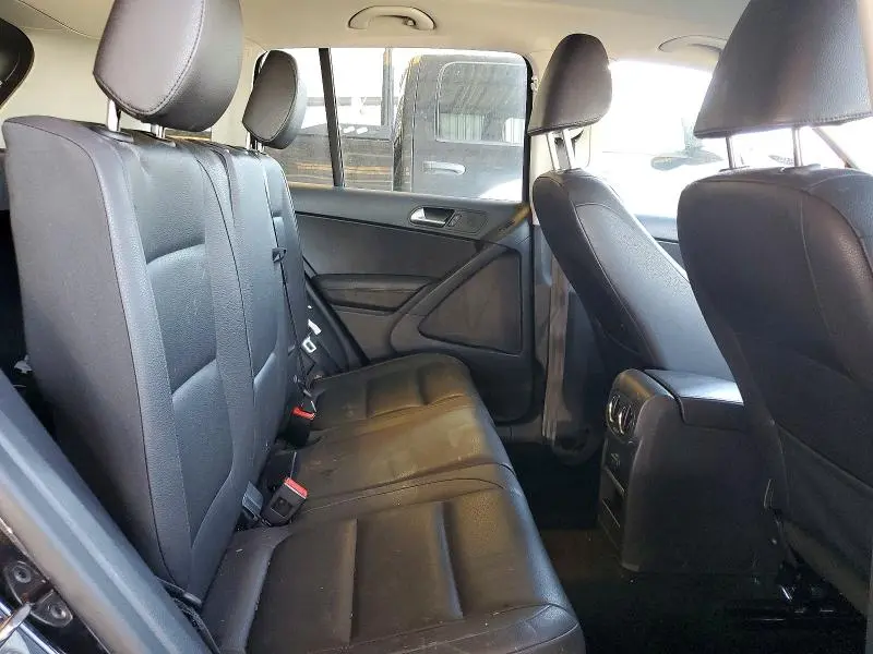 2016 VOLKSWAGEN TIGUAN S  