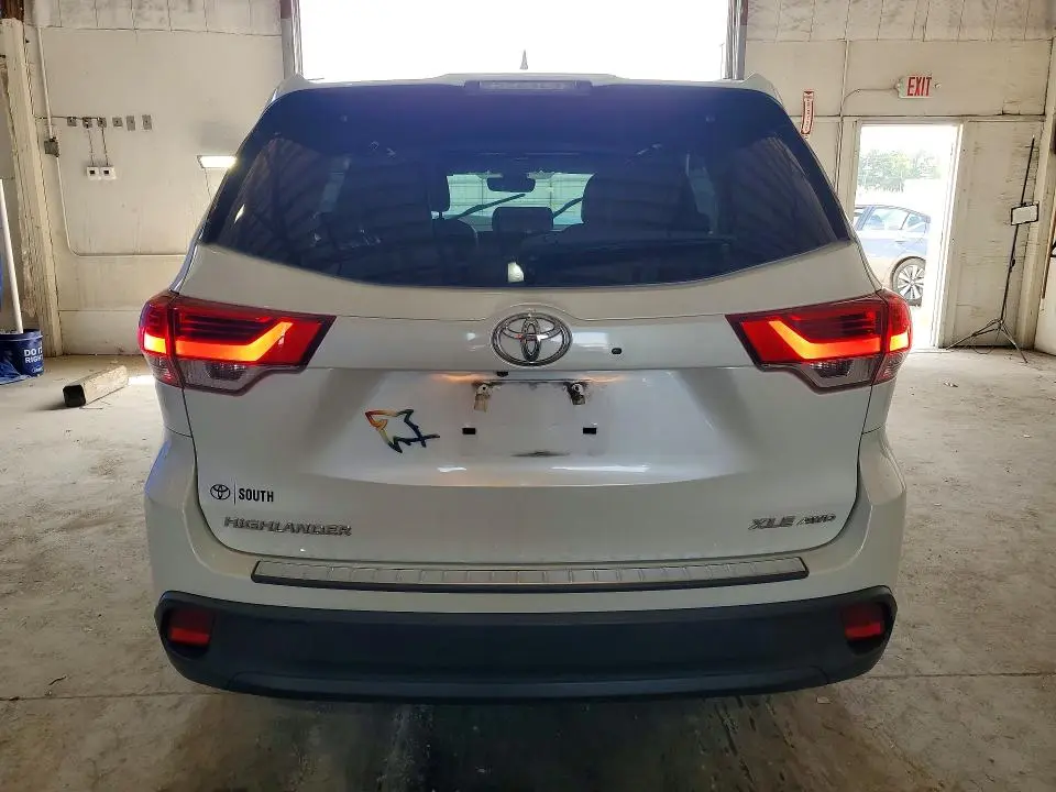 2017 TOYOTA HIGHLANDER XLE  