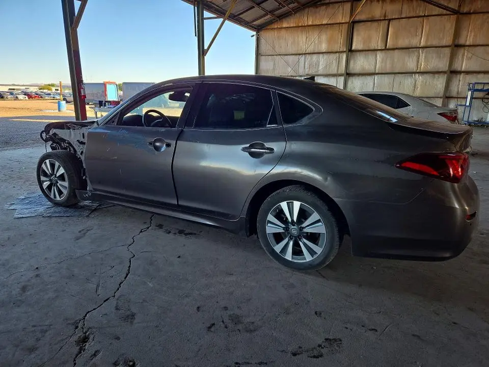 2017 INFINITI Q70 3.7  