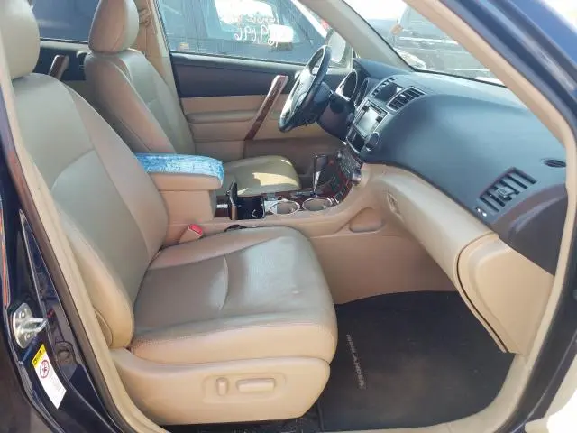 2013 TOYOTA HIGHLANDER LIMITED