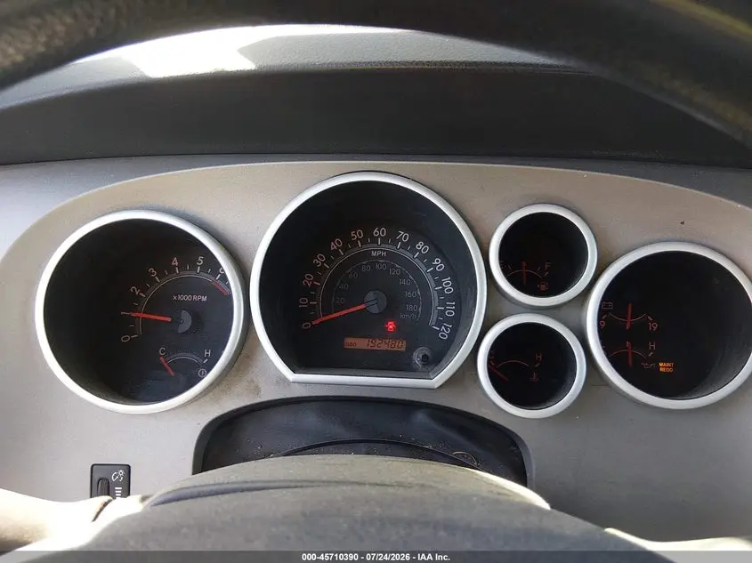 2011 TOYOTA TUNDRA GRADE 5.7L V8