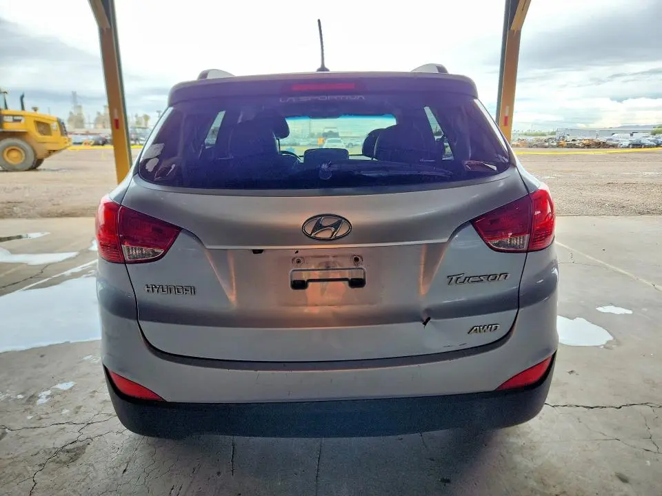 2011 HYUNDAI TUCSON GLS  