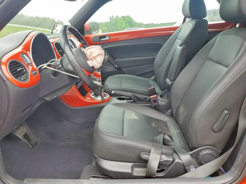 2017 VOLKSWAGEN BEETLE S/SE  