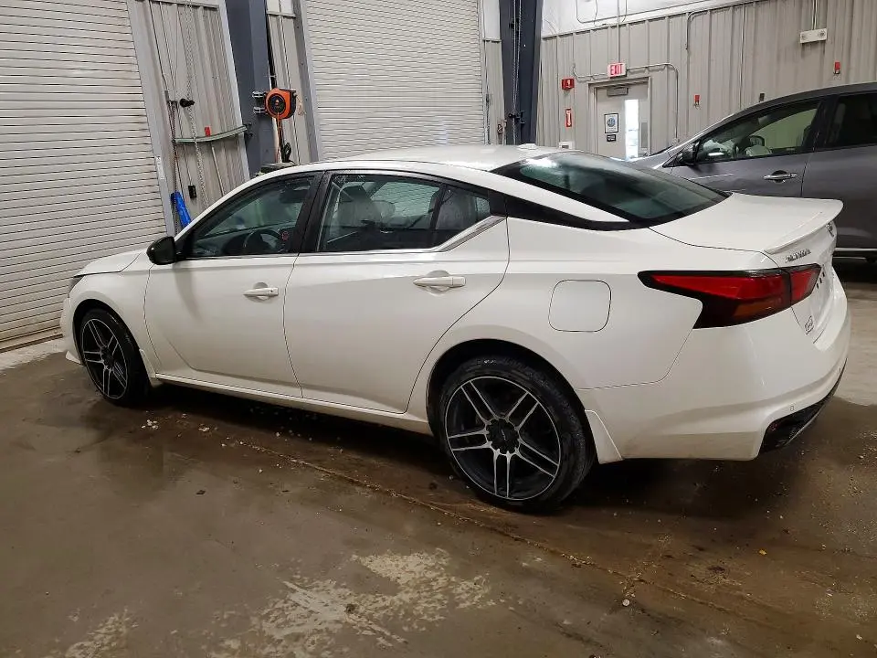 2021 NISSAN ALTIMA SR  