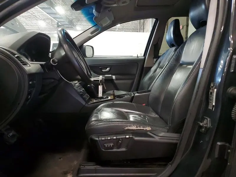 2011 VOLVO XC90 3.2  