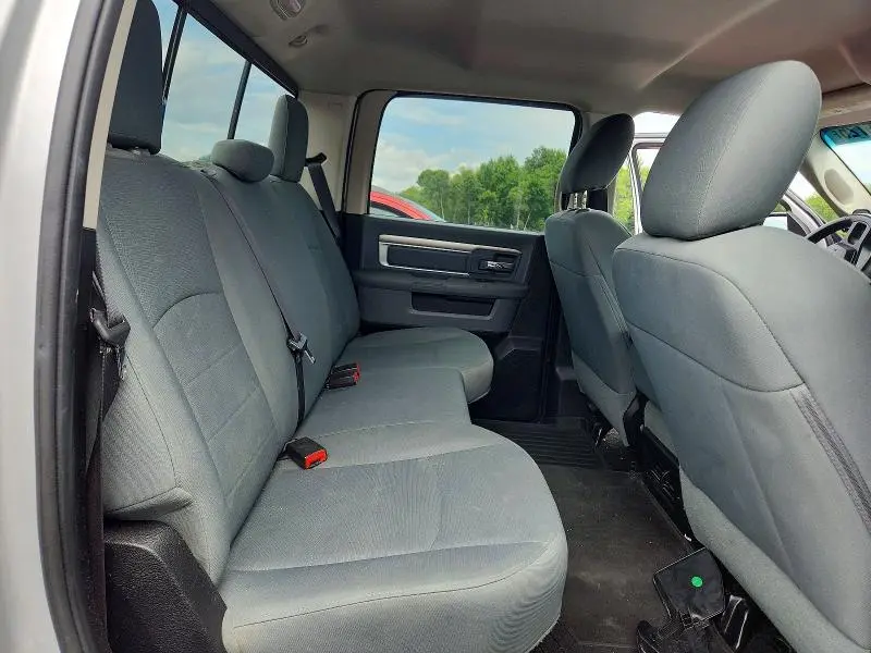 2016 RAM 1500 SLT  