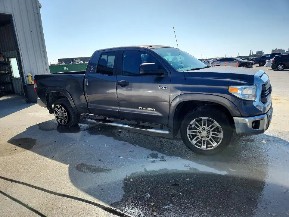 2015 TOYOTA TUNDRA SR5  