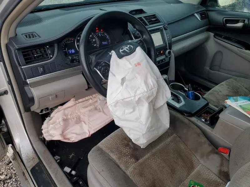 2014 TOYOTA CAMRY LE  