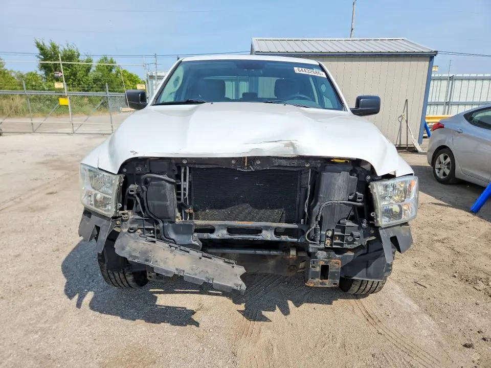 2014 RAM 1500 ST  