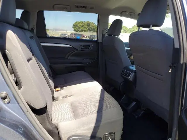 2018 TOYOTA HIGHLANDER LE  