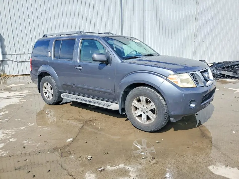 2010 NISSAN PATHFINDER S  