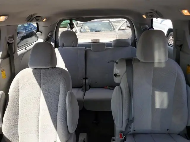 2014 TOYOTA SIENNA LE  