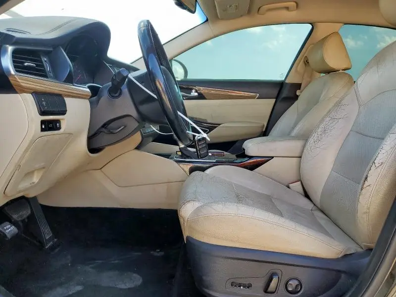 2017 KIA CADENZA PREMIUM  