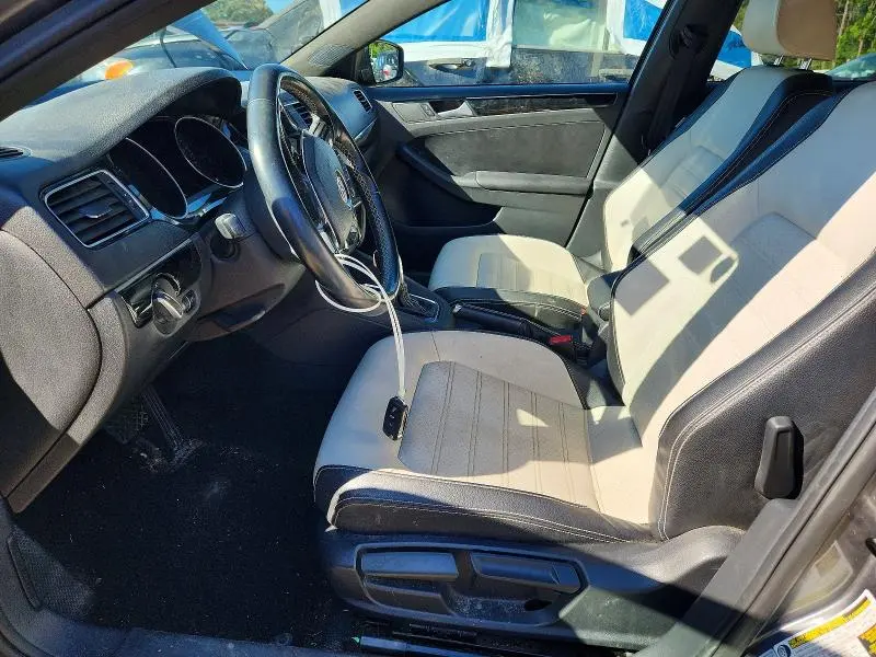 2015 VOLKSWAGEN JETTA SE  