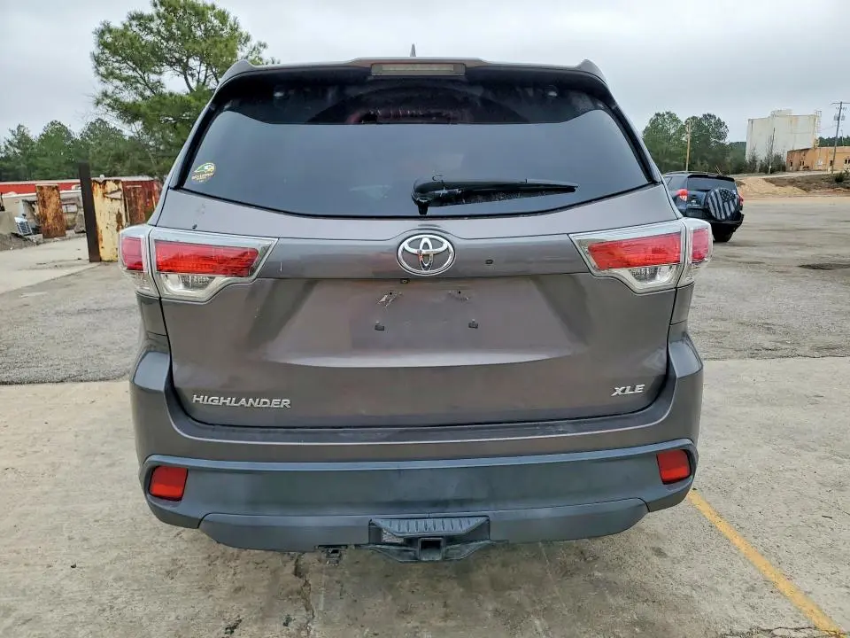 2016 TOYOTA HIGHLANDER XLE  