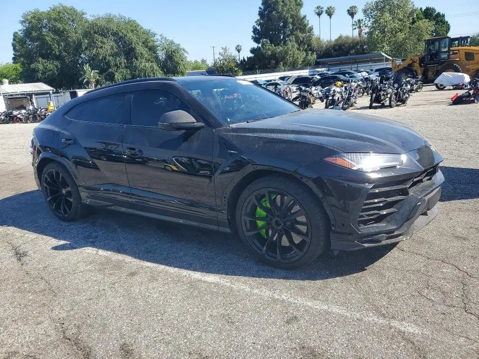 2020 LAMBORGHINI URUS   