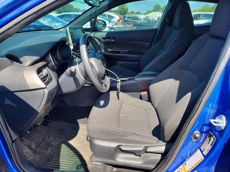 2019 TOYOTA C-HR XLE  