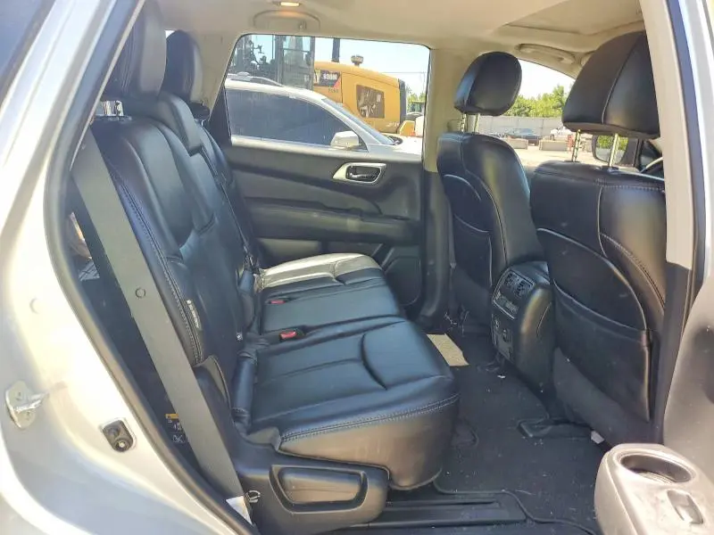 2018 NISSAN PATHFINDER SL  