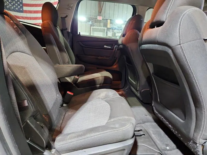 2015 CHEVROLET TRAVERSE LT  