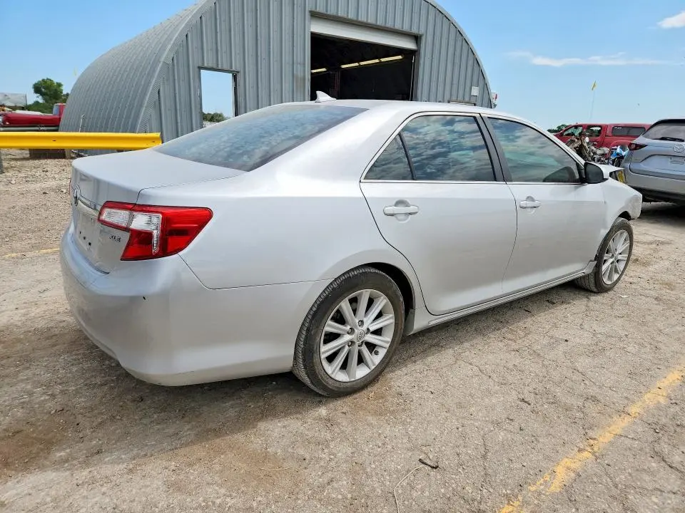 2013 TOYOTA CAMRY XLE V6  