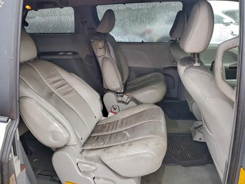 2014 TOYOTA SIENNA XLE  